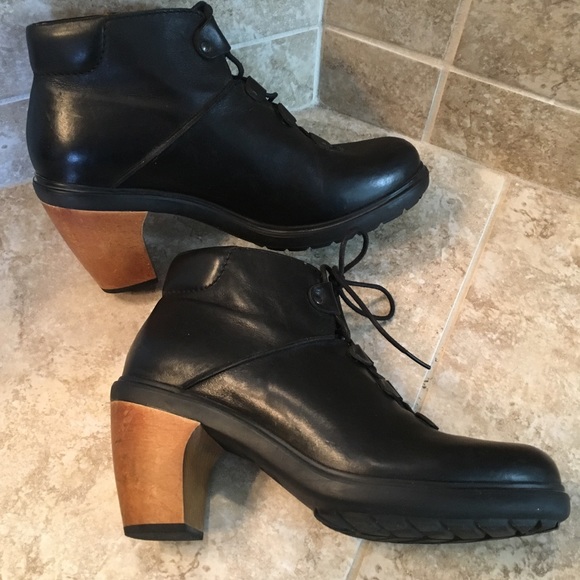 Camper Shoes - Camper heal lace up boots